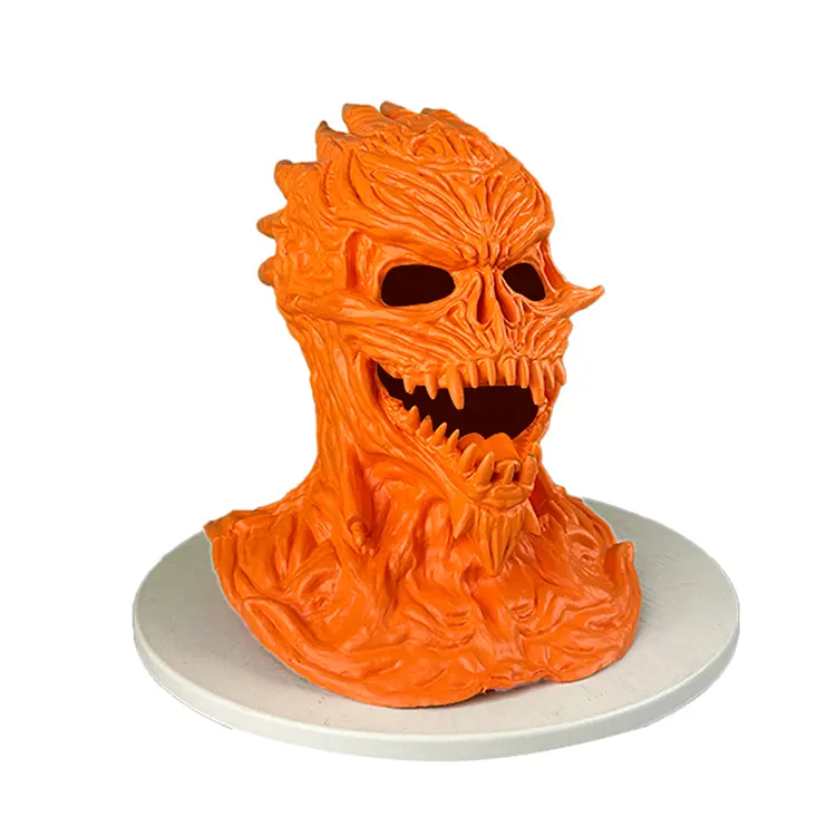 EVA Demon Mask: Hemligheten bakom Halloweens favorithuvudbonad
